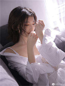 h嗯啊 玉足稚嫩奶娃脚乱女-3款涉黄APP